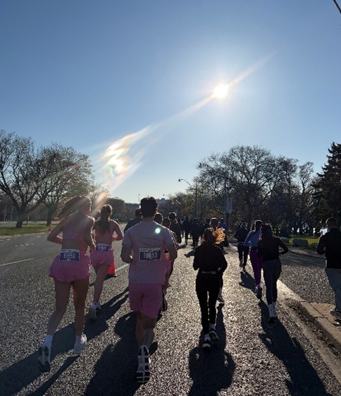 People running